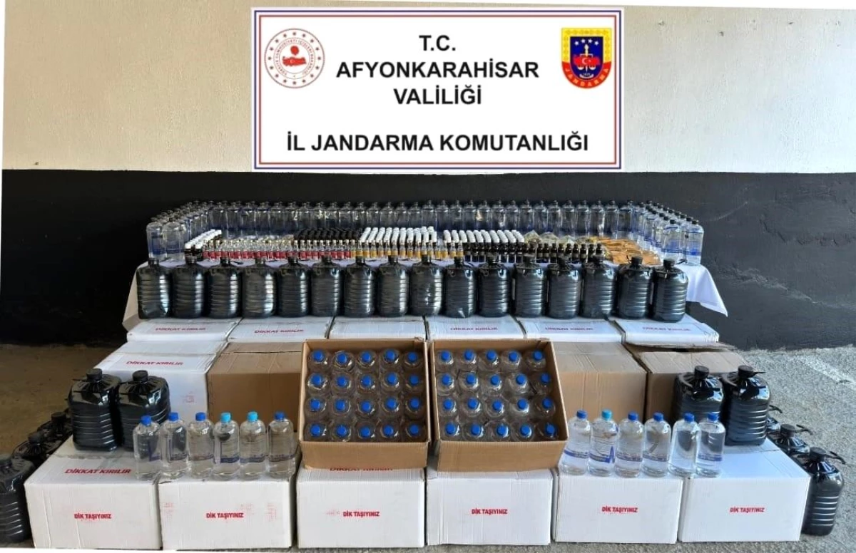 Afyonkarahisar\'da Jandarma, Kaçak Alkol Baskını Düzenledi