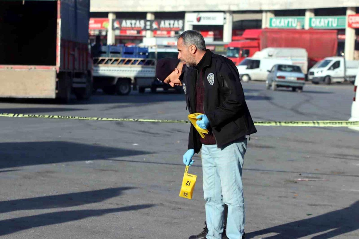 Kayseri\'de Husumet Kavgası: Bir Kişi Silahla Vurularak Hayatını Kaybetti
