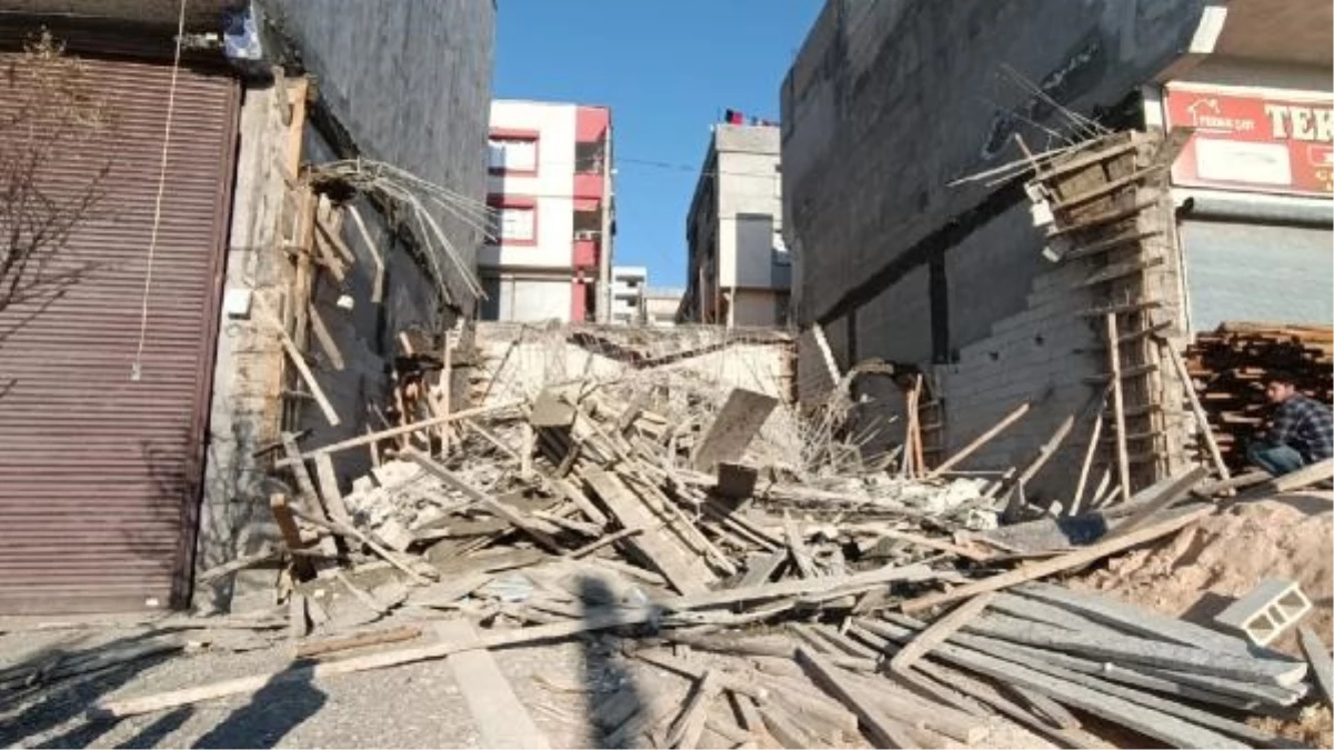 Gaziantep\'te İnşaat İşçileri İskelenin Çökmesi Sonucu Yaralandı
