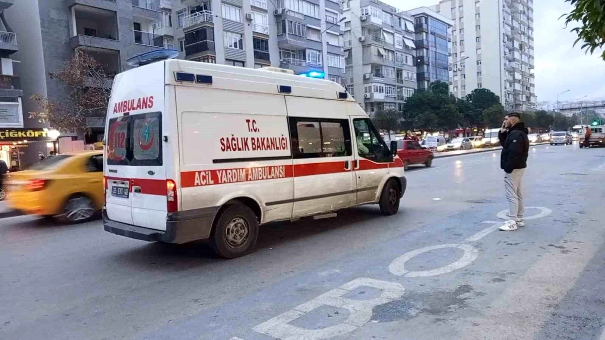 İzmir Üçyol Metro İstasyonu\'nda yürüyen merdiven arızalandı: 5 yaralı