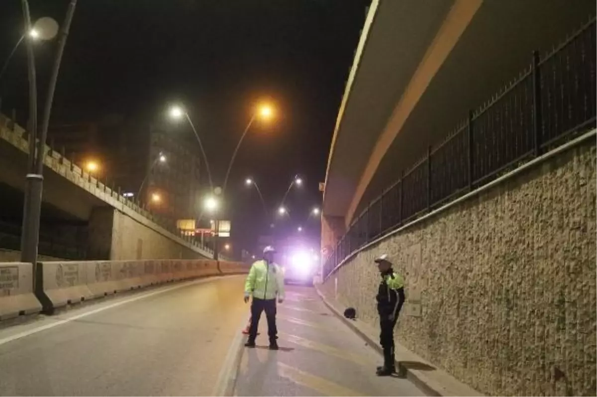 Denizli'de alkollü sürücünün motosiklete çarpması sonucu 2 genç hayatını kaybetti