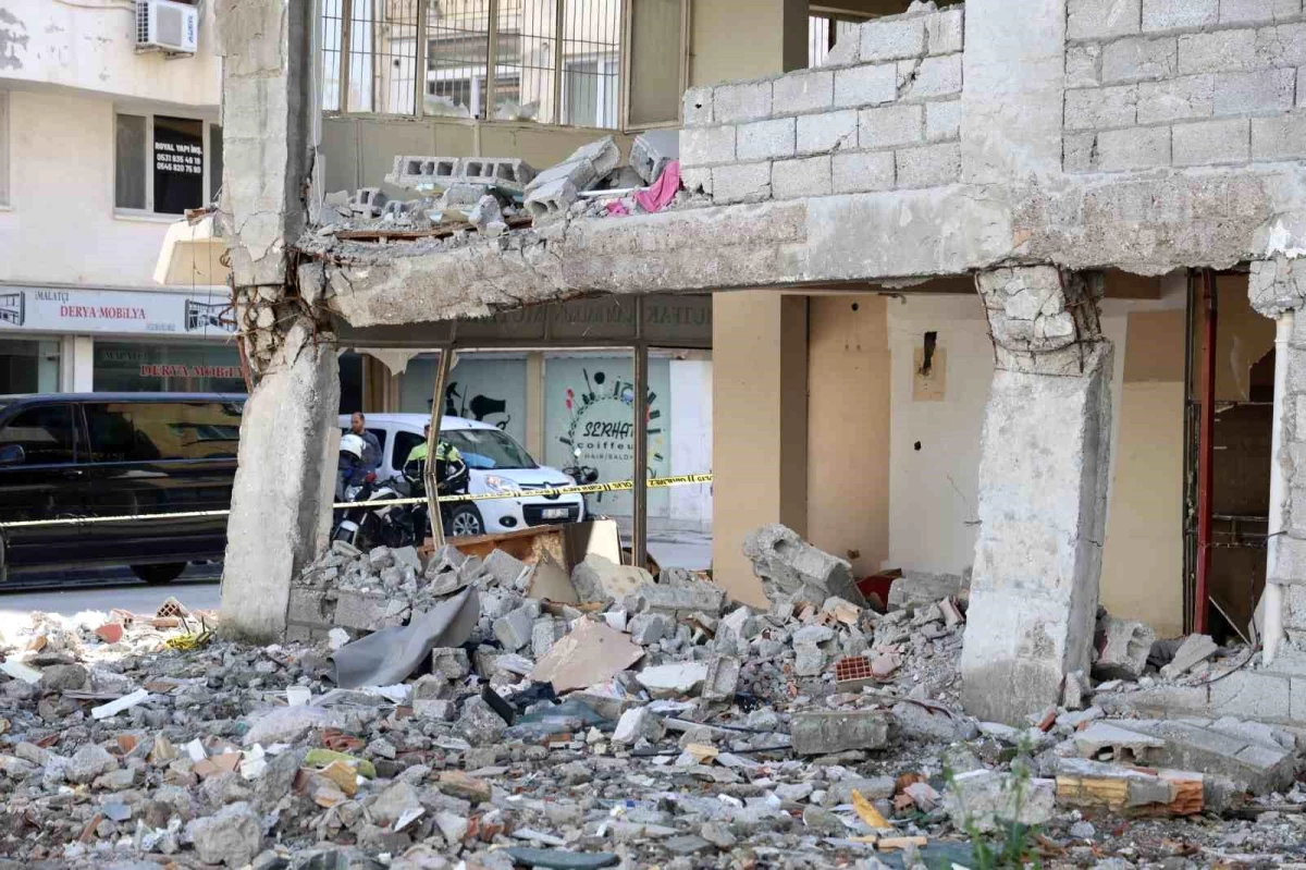 İskenderun\'da depremde yıkılmayan bina mahkemeye verildi
