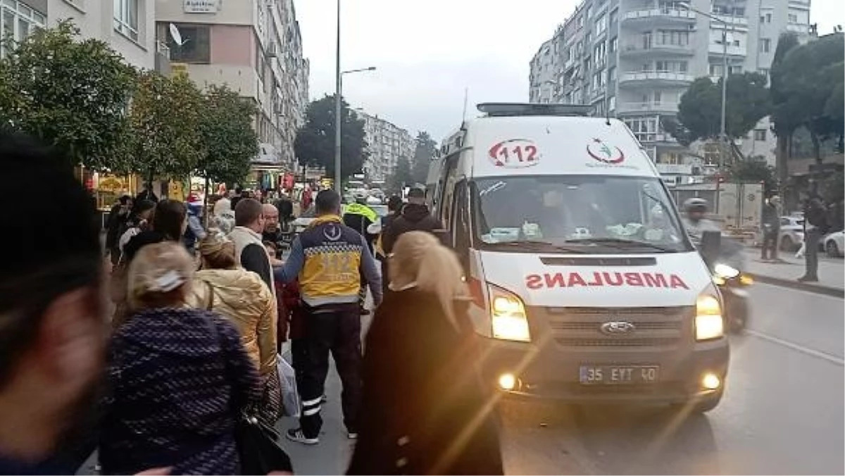 İzmir\'de yürüyen merdivenin ters yönde hareket etmesi sonucu 5 kişi yaralandı
