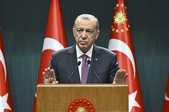 Özgür Özel: 'Suç Ne Kulüplerde Ne de İstifa Ettirilerek Bütün Suçun Yükleneceği Türkiye Futbol Federasyonu'ndadır. Özgür Özel: 'Suç Ne Kulüplerde Ne de İstifa Ettirilerek Bütün Suçun Yükleneceği Türkiye Futbol Federasyonu'ndadır.