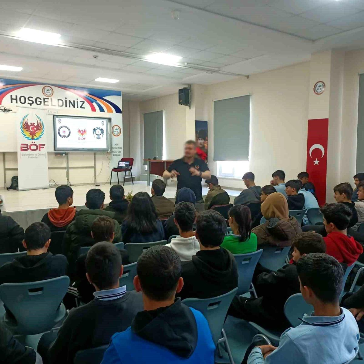 Eskişehir\'de Lise Öğrencilerine Terörle Mücadele Sunumları Yapıldı