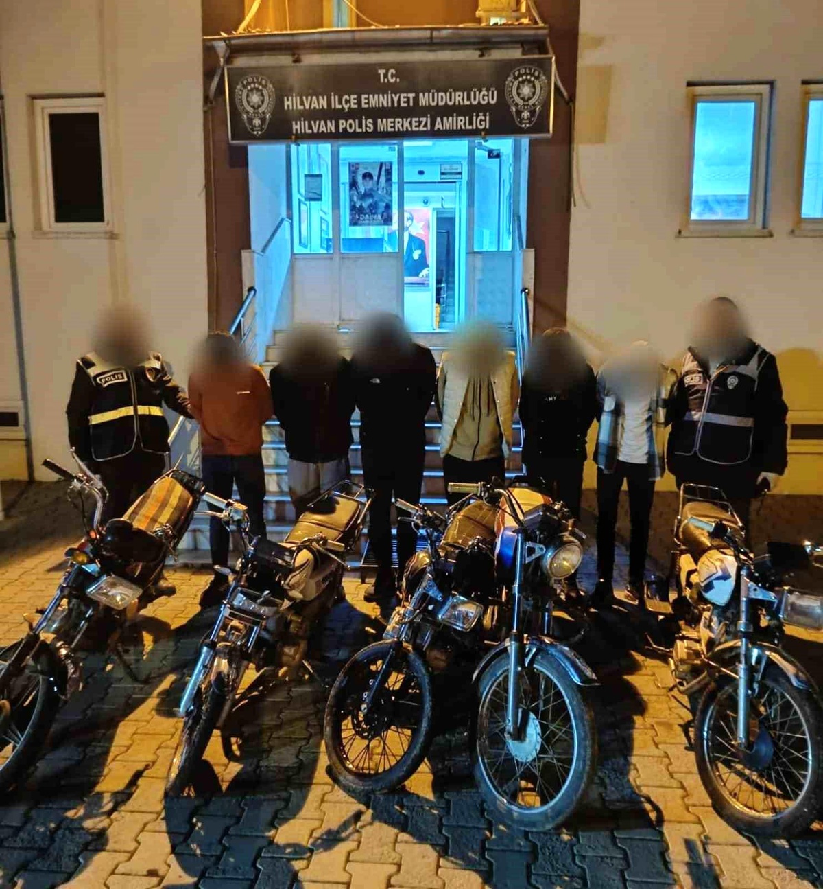 Şanlıurfa\'da yediemin otoparkından çalınan 5 motosikletin hırsızları yakalandı