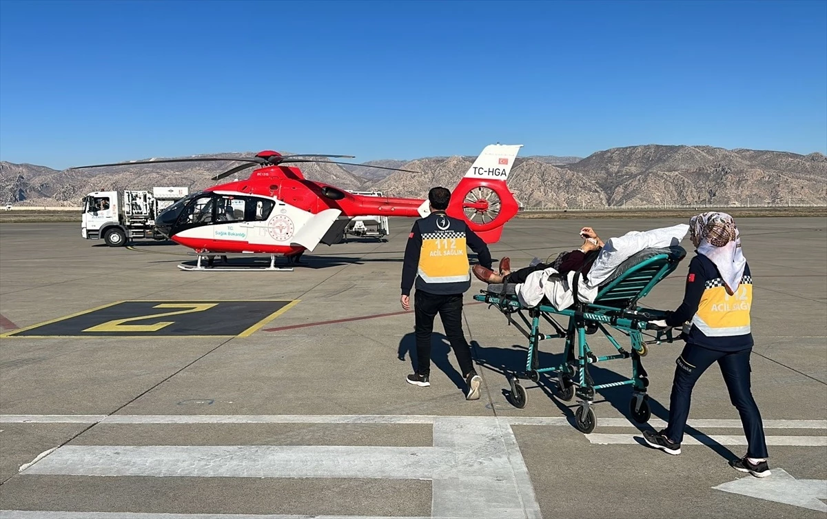 Şırnak\'ta hasta ambulans helikopterle Şanlıurfa\'ya sevk edildi