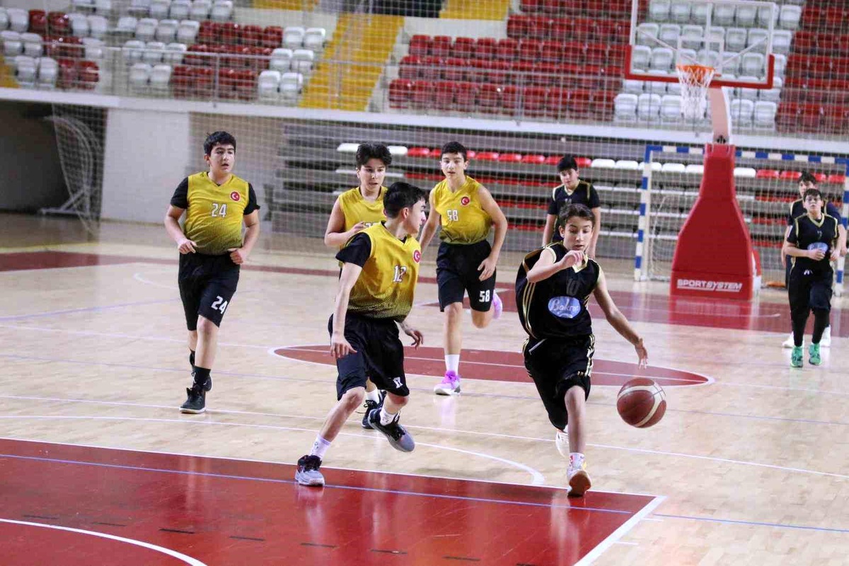 Sivas\'ta Okul Sporları Yıldızlar Basketbol İl Birinciliği Tamamlandı