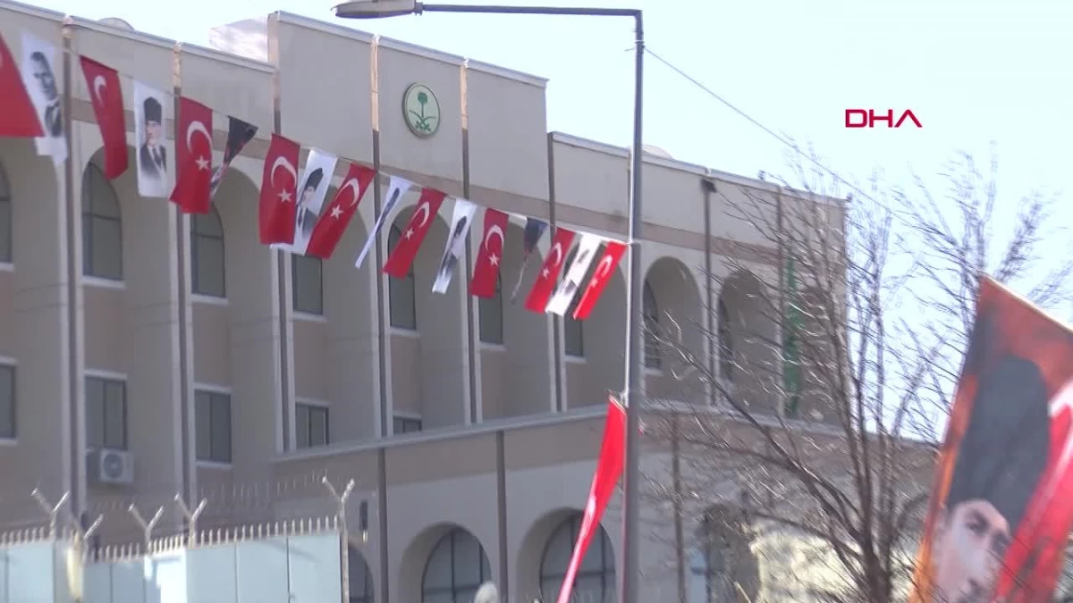 Suudi Arabistan Büyükelçiliği çevresi Atatürk posterleri ile donatıldı