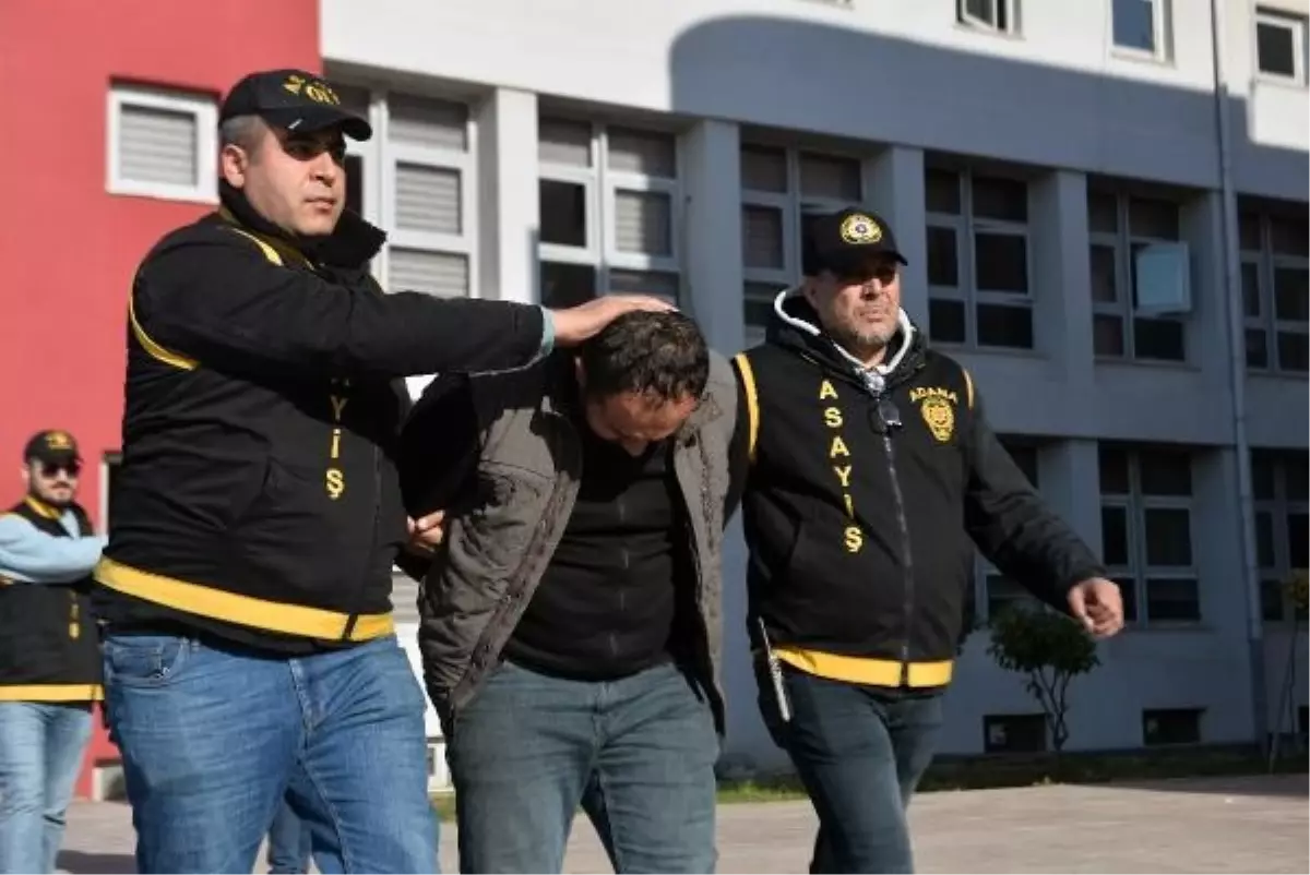 Adanada Taksinin Bagajında Silahlar Ele Geçirildi