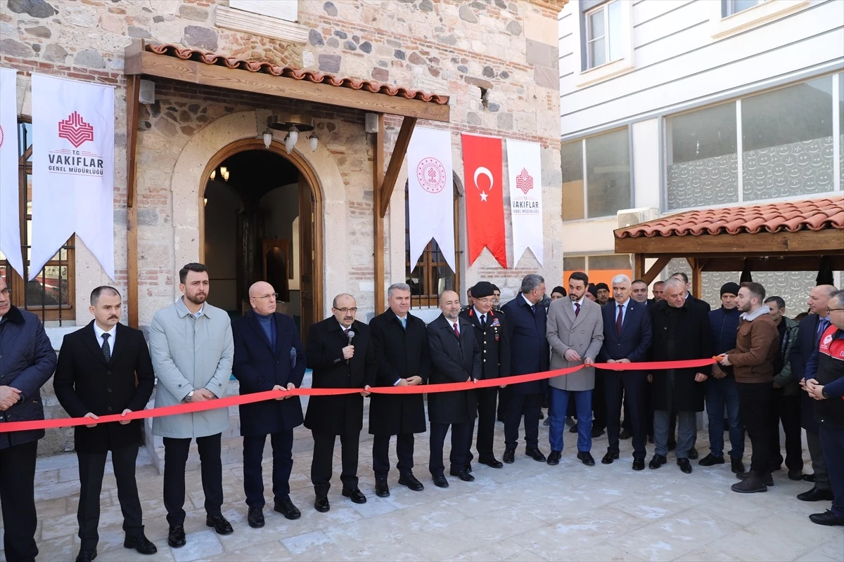 Balıkesir\'deki Oruç Bey Camisi Restorasyonunun Ardından Yeniden Açıldı