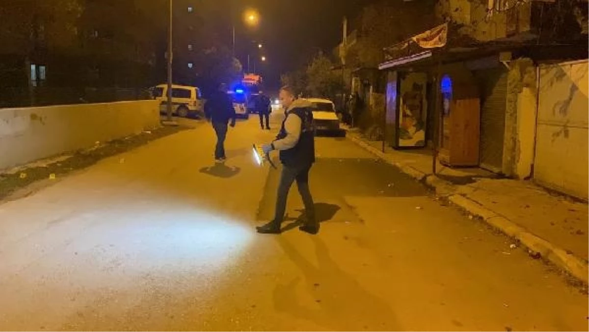 Adana\'da park halindeki otomobilde silahlı saldırı: 1 ölü, 1 ağır yaralı