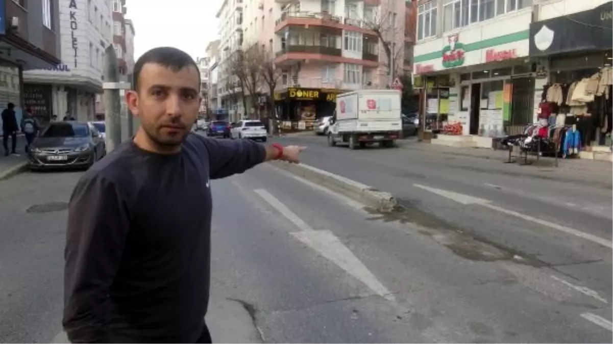 Avcılar Reşitpaşa Caddesi'nde Refüjde Art Arda Kazalar