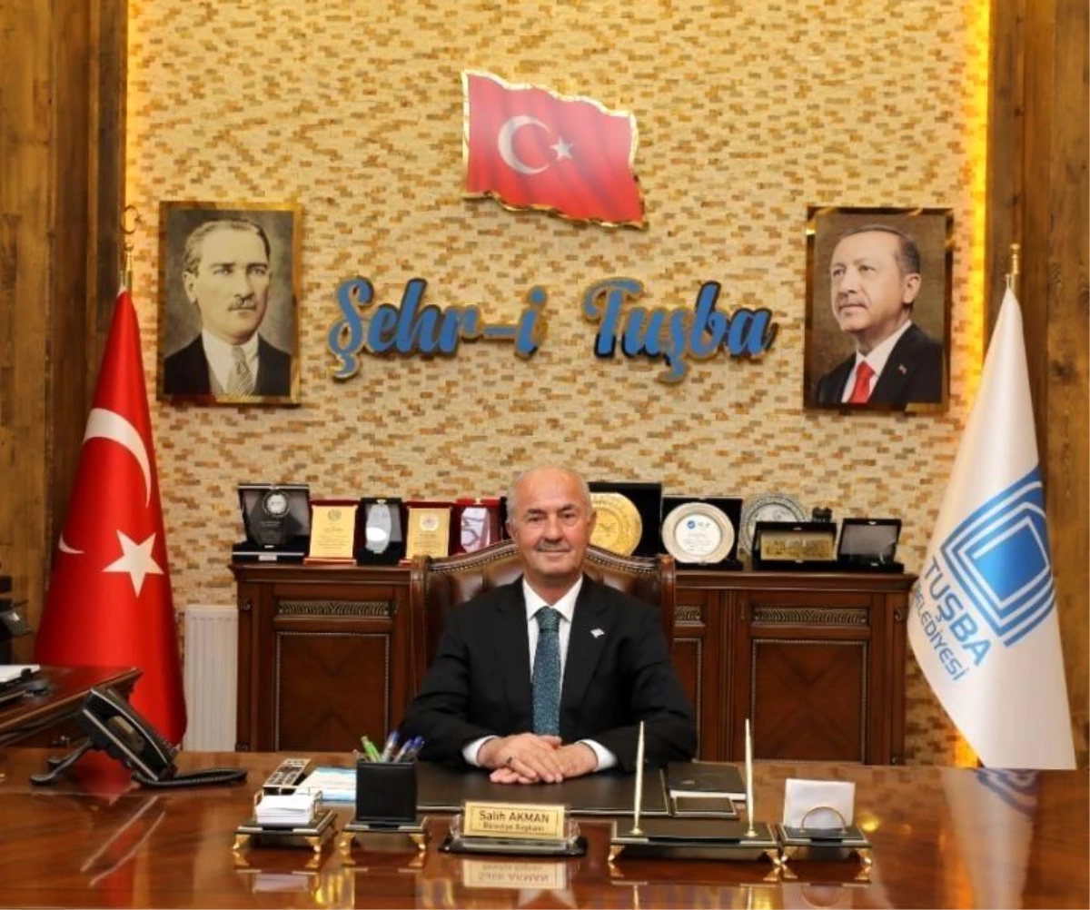 Van Belediye Başkanı Salih Akman, Yeni Yılda Barış ve Huzur Diledi