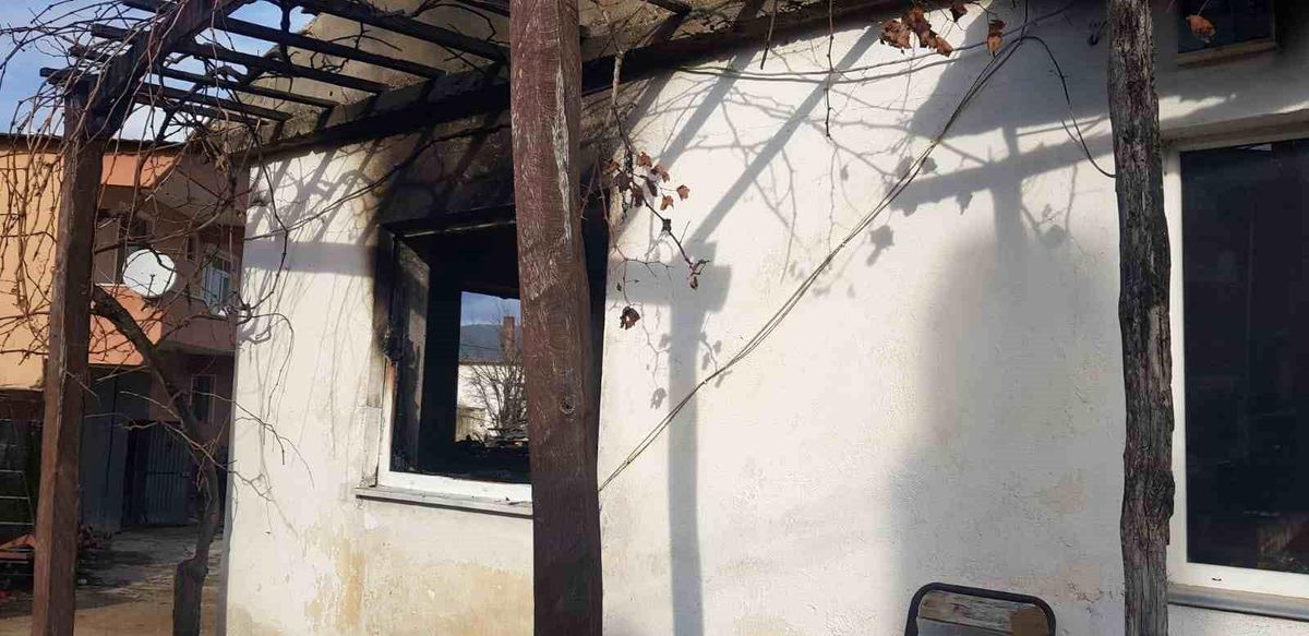 Çanakkale\'de çıkan yangında 81 yaşındaki kadın hayatını kaybetti