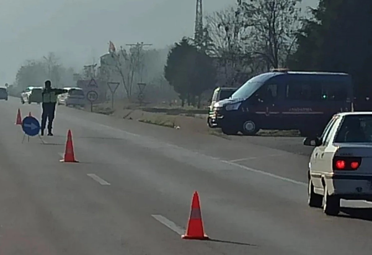 Bilecik\'te Emniyet ve Jandarma ekipleri trafik denetimlerini sürdürüyor