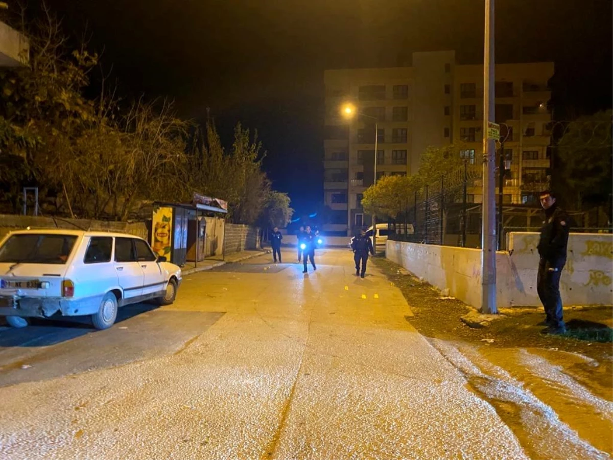 Adana\'da baba ve oğula silahlı saldırı: Oğul hayatını kaybetti