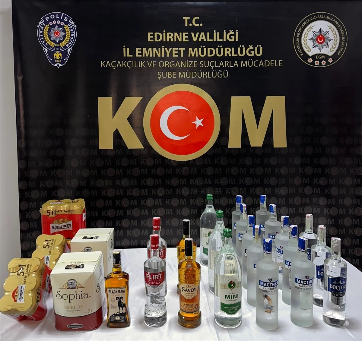 Edirne\'de operasyonda 47 şişe gümrük kaçağı içki ele geçirildi