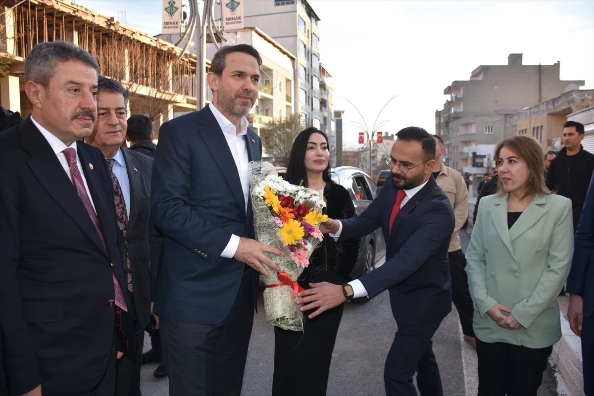 Enerji ve Tabii Kaynaklar Bakanı Şırnak\'ta ziyaretlerde bulundu