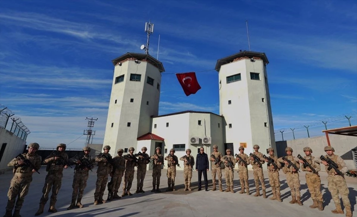 İçişleri Bakanı Ali Yerlikaya, Mardin\'deki Jandarma Üs Bölgesini Ziyaret Etti