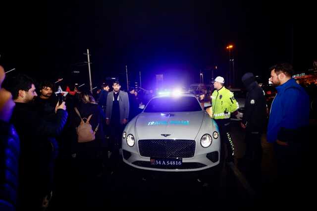 İstanbul Taksim'de 2024 coşkusu İstanbul Taksim'de 2024 coşkusu