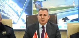 İzmir'de yılbaşı tedbirleri için 11 bin 76 personel görev yapıyor