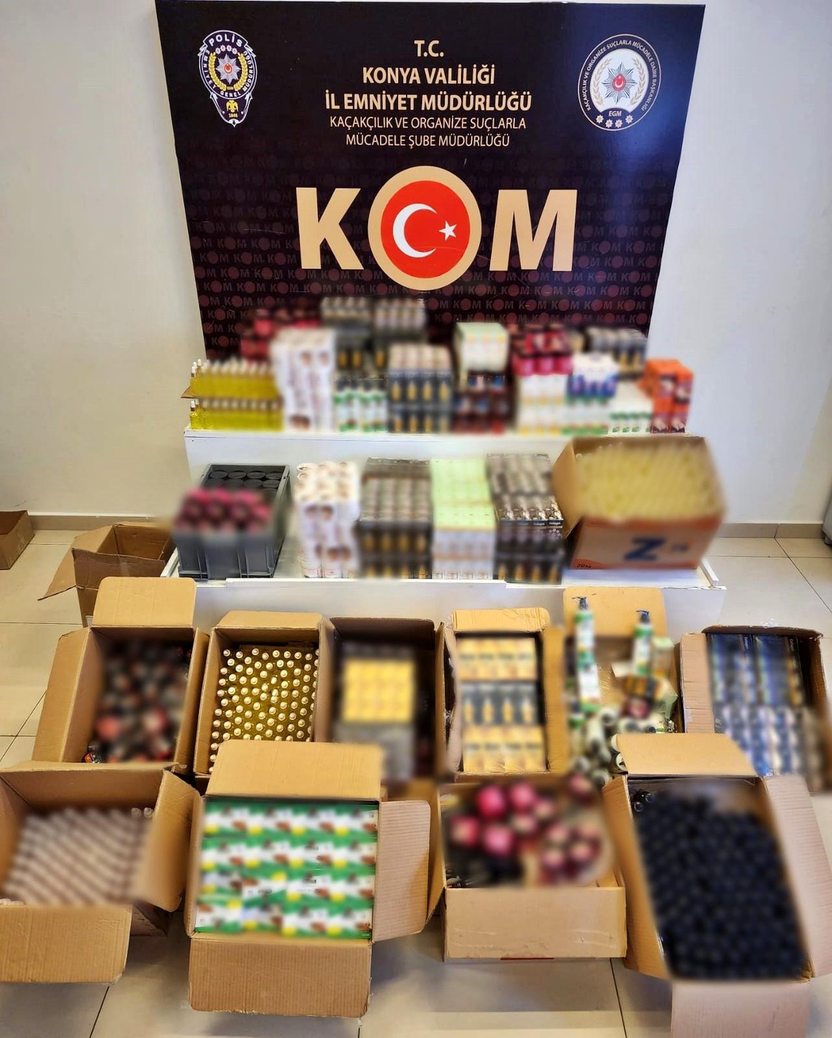 Konya\'da Yılbaşı Öncesi Kaçakçılık Operasyonu: Binlerce Kaçak Ürün Ele Geçirildi