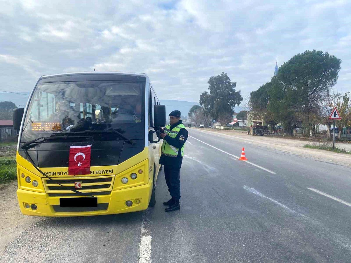 Aydın\'da Trafik Denetimlerinde 55 Sürücüye Cezai İşlem Uygulandı