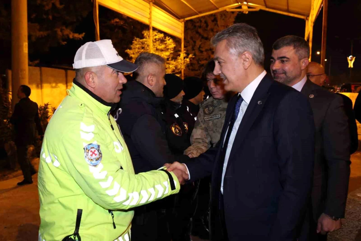 Mardin Valisi Tuncay Akkoyun, yılbaşında görevdeki personeli ziyaret etti