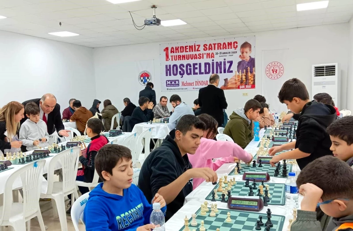 Mersin\'de düzenlenen 1. Akdeniz Satranç Turnuvası gençleri bir araya getirdi
