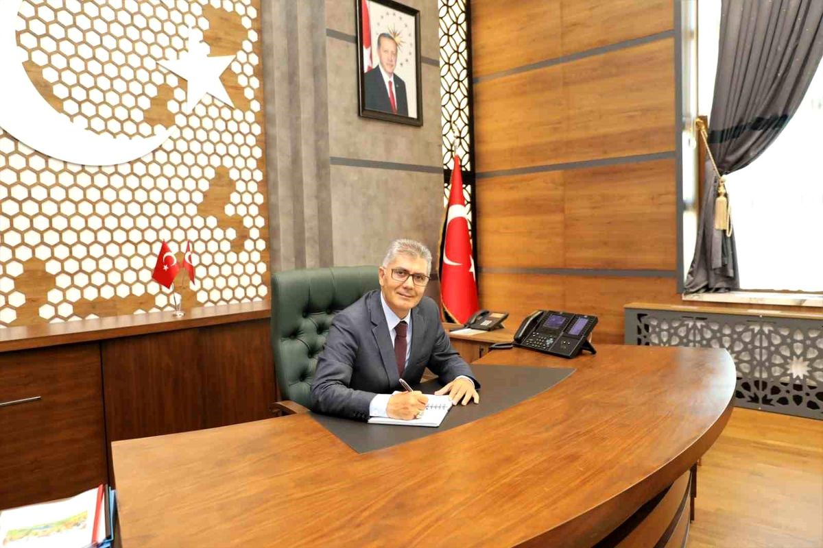 Niğde Valisi Cahit Çelik\'ten Yeni Yıl Mesajı