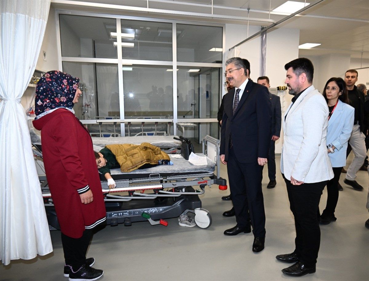 Osmaniye Valisi Erdinç Yılmaz, yeni yıl dolayısıyla görev başındaki personeli ziyaret etti
