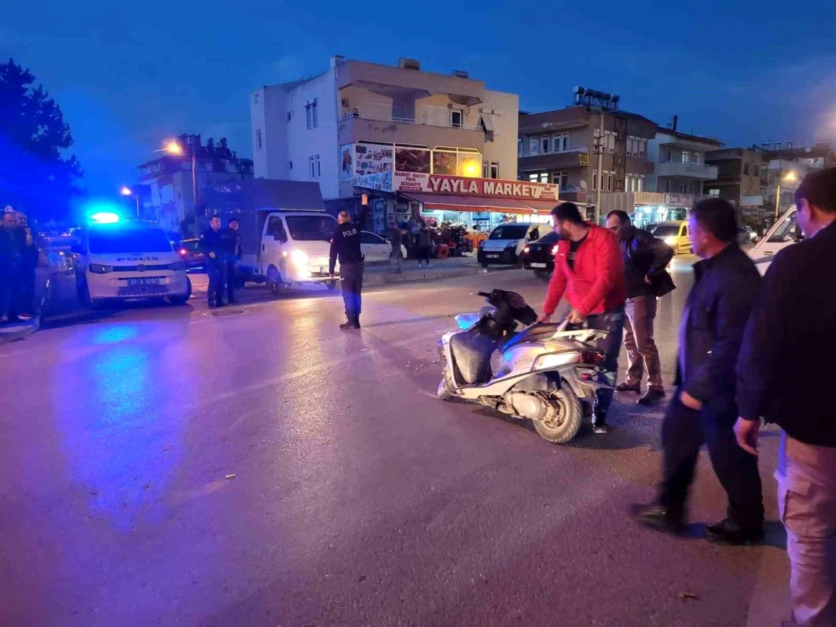 Antalya\'da otomobil ile motosiklet çarpıştı: 1 yaralı