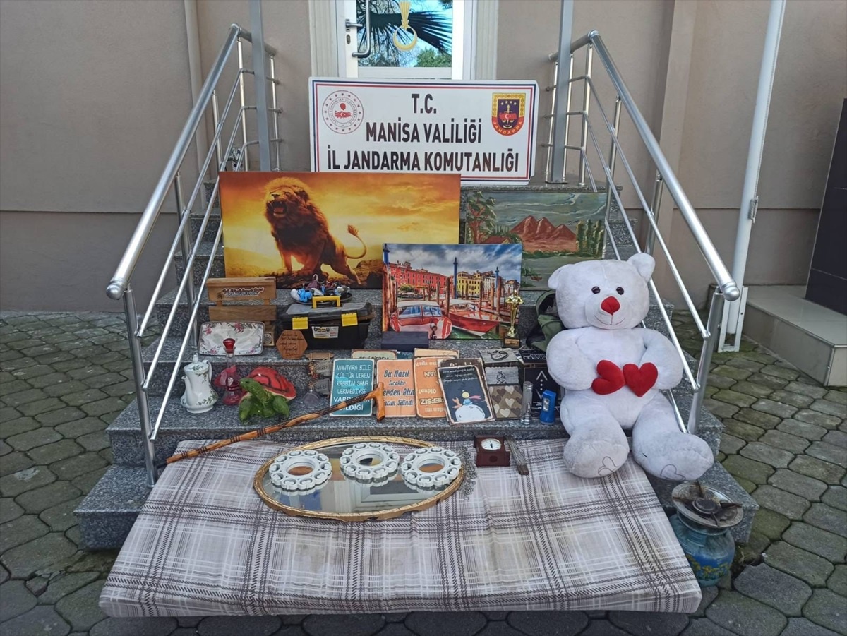 Manisa\'da Evden Hırsızlık Yapan Şüpheli Tutuklandı