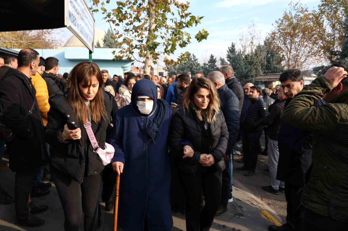 HDP Eş Genel Başkanı Selahattin Demirtaş\'ın babası Tahir Demirtaş defnedildi