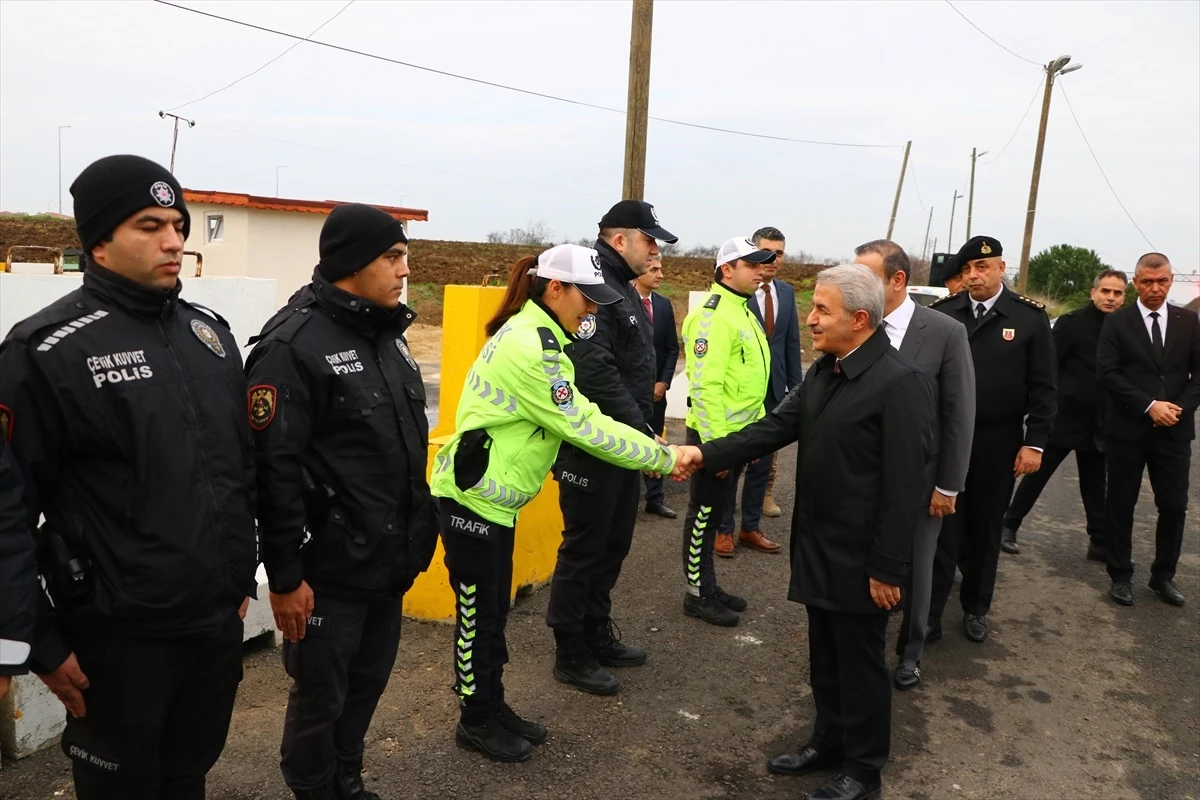 Tekirdağ Vali Vekili Kaan Peker, polis ve jandarma ekiplerini ziyaret etti