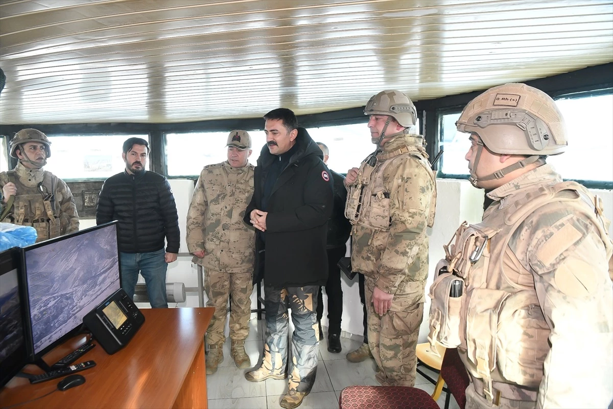 Tunceli Valisi Bülent Tekbıyıkoğlu, Ovacık ve Hozat ilçelerindeki üs bölgelerini ziyaret etti