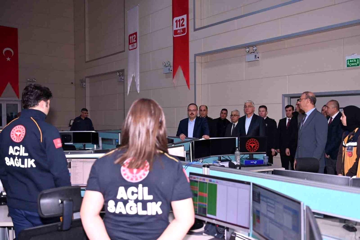 Aydın Valisi Yakup Canbolat, sağlık, jandarma ve emniyet personellerini ziyaret etti