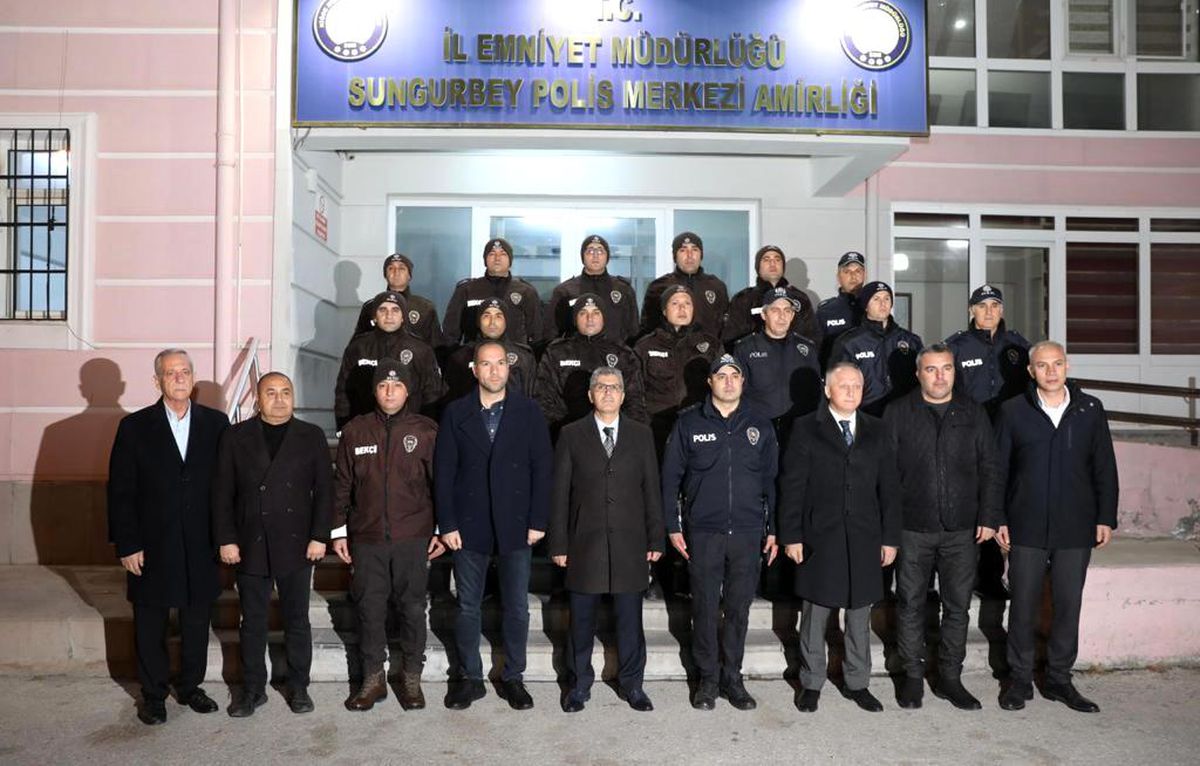 Niğde Valisi, yeni yıla huzur ve güven içinde girmek için görev yapan ekipleri ziyaret etti