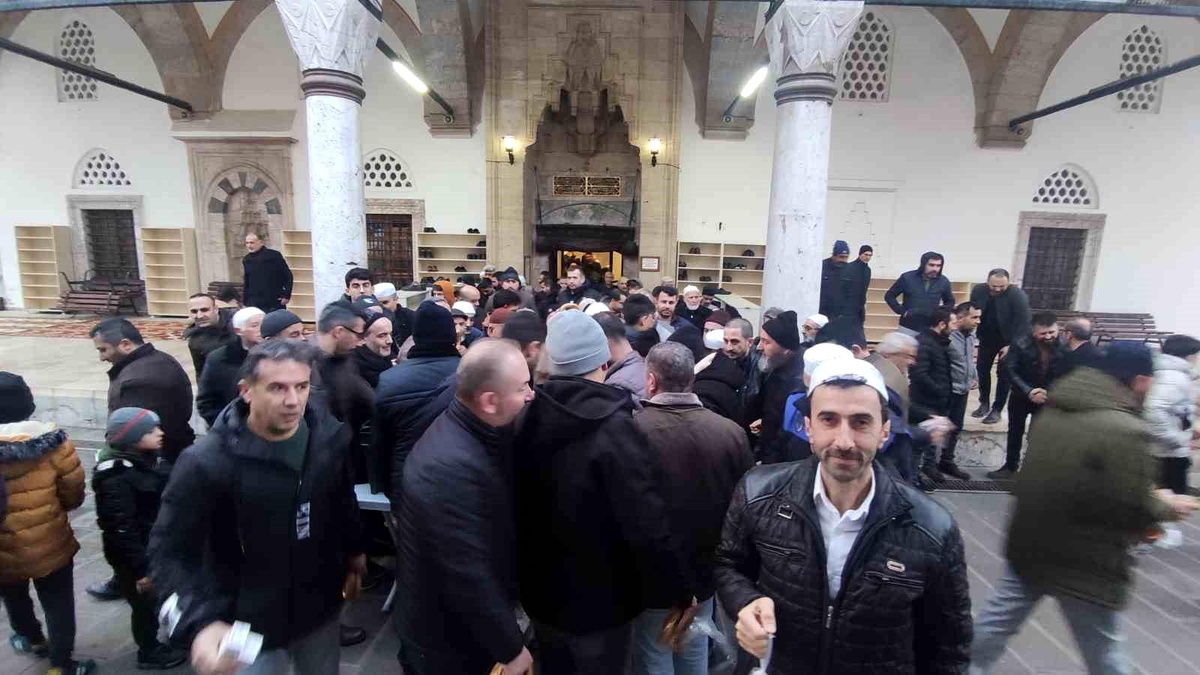 Kastamonu\'da Şehitler ve Filistinlilere Dua İçin Camilere Akın
