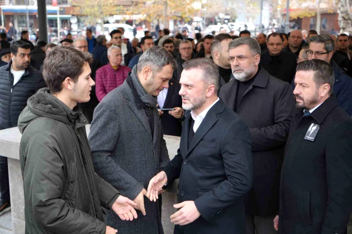 AK Parti Balıkesir İl Gençlik Kolları Başkanı Hüseyin Murat Uysal\'ın Cenazesi Defnedildi