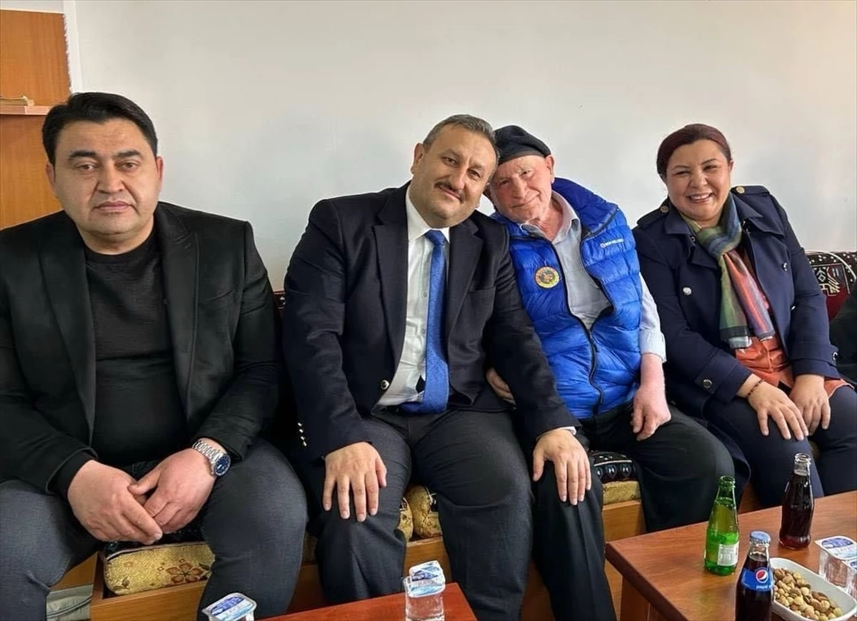 AK Parti Kırşehir İl Başkanı Seher Ünsal, huzurevi ve çocuk evlerini ziyaret etti