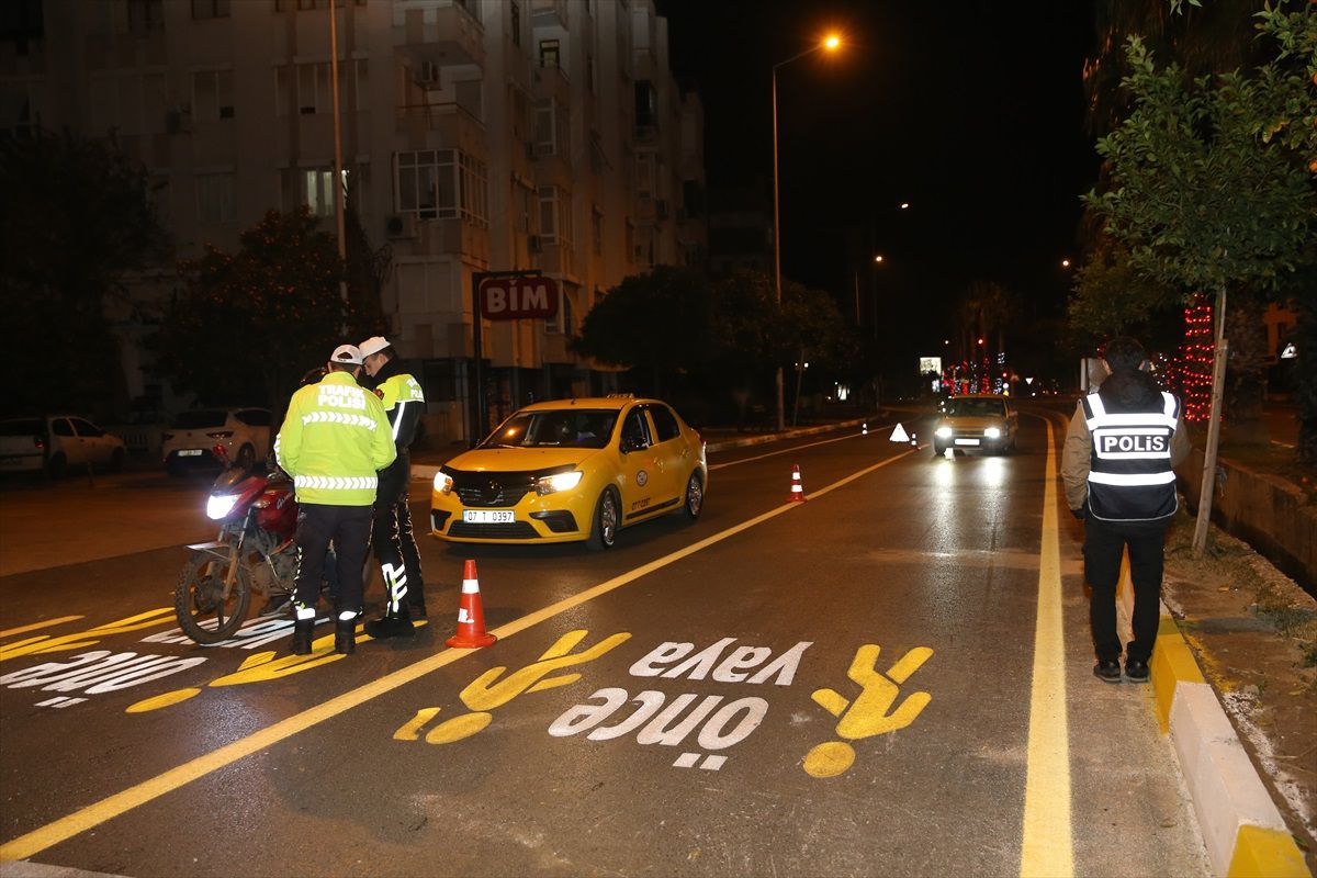 Antalya\'da yılbaşı denetimleri sürüyor
