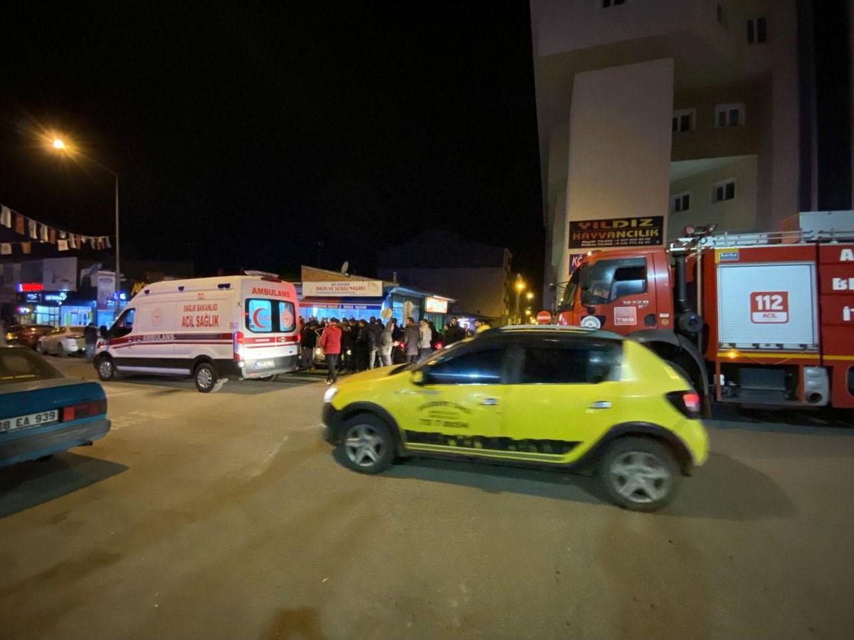 Ardahan\'da Trafik Kazası: 4 Kişi Yaralandı