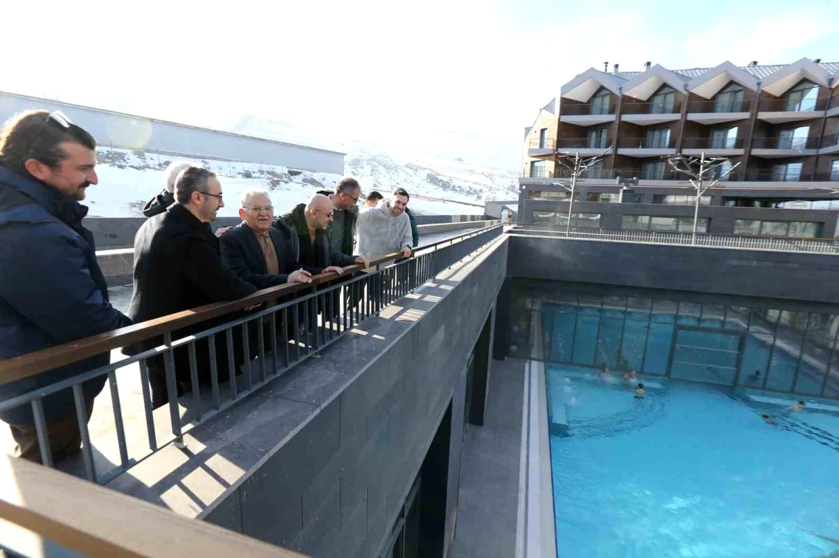 Başkan Büyükkılıç, Erciyes Kayak Merkezi\'ndeki Otelleri Ziyaret Etti