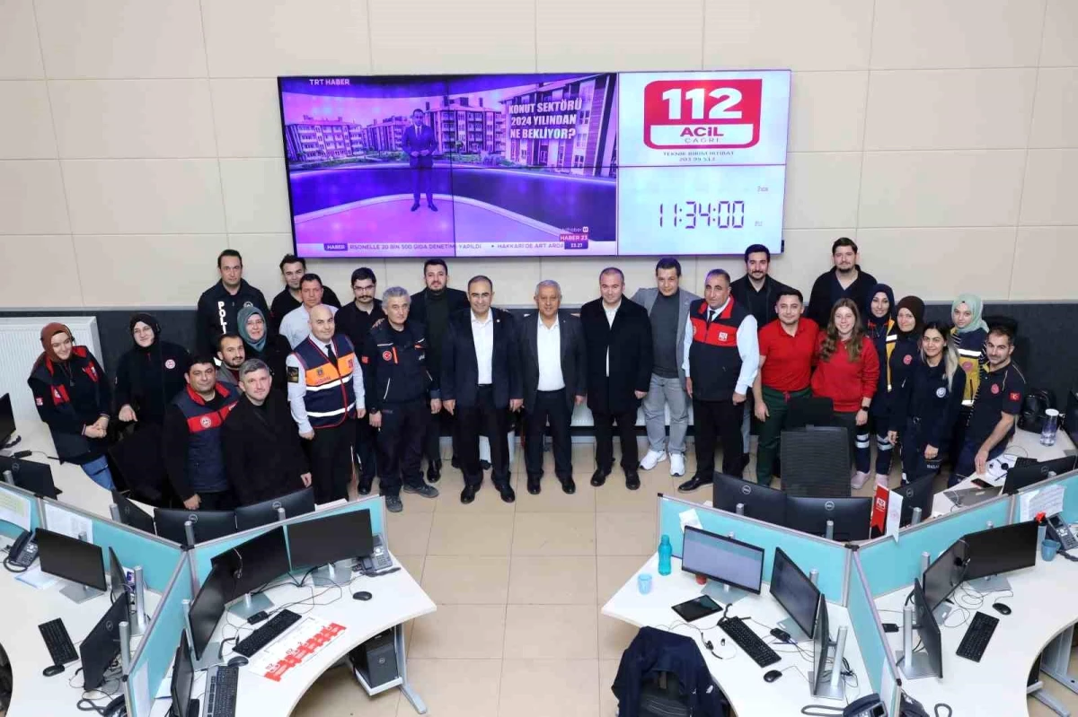 Afyonkarahisar Belediye Başkanı Mehmet Zeybek Yılbaşı Gecesi Kurumları Ziyaret Etti
