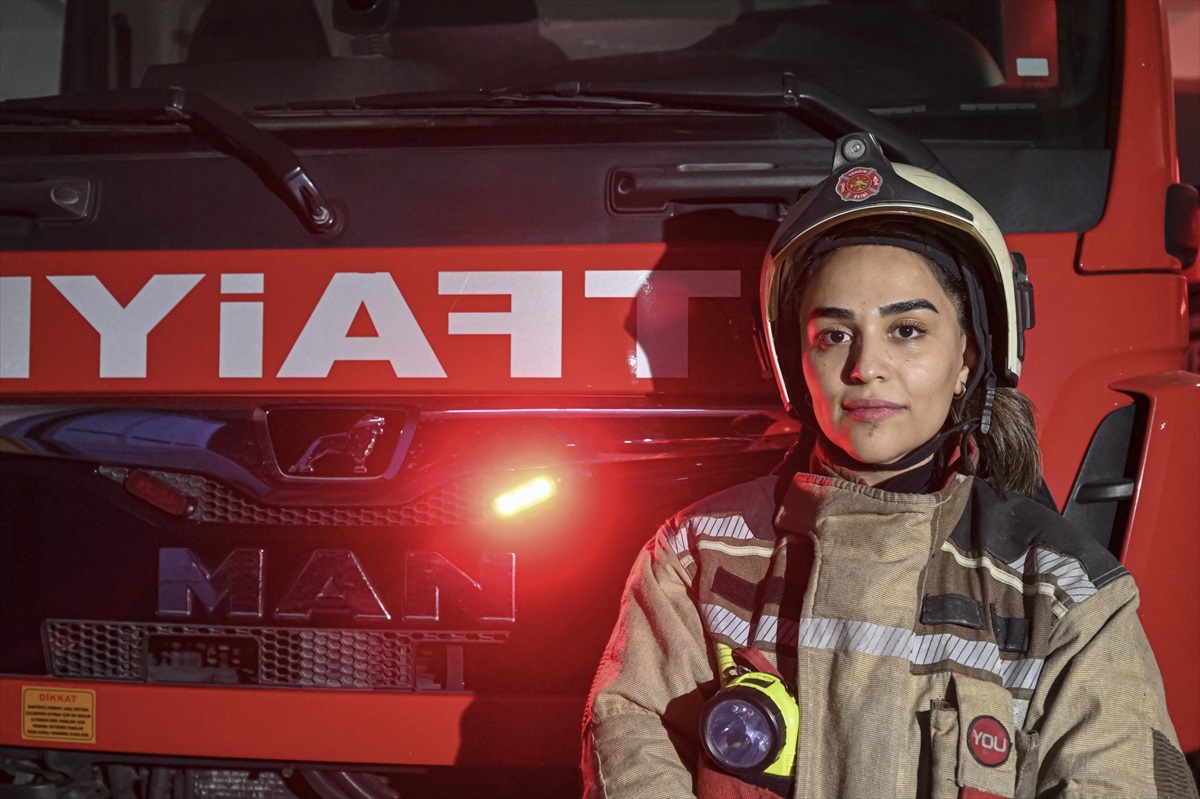 Başkentte, itfaiye çalışanları yeni yıla görev başında \'merhaba\' dedi