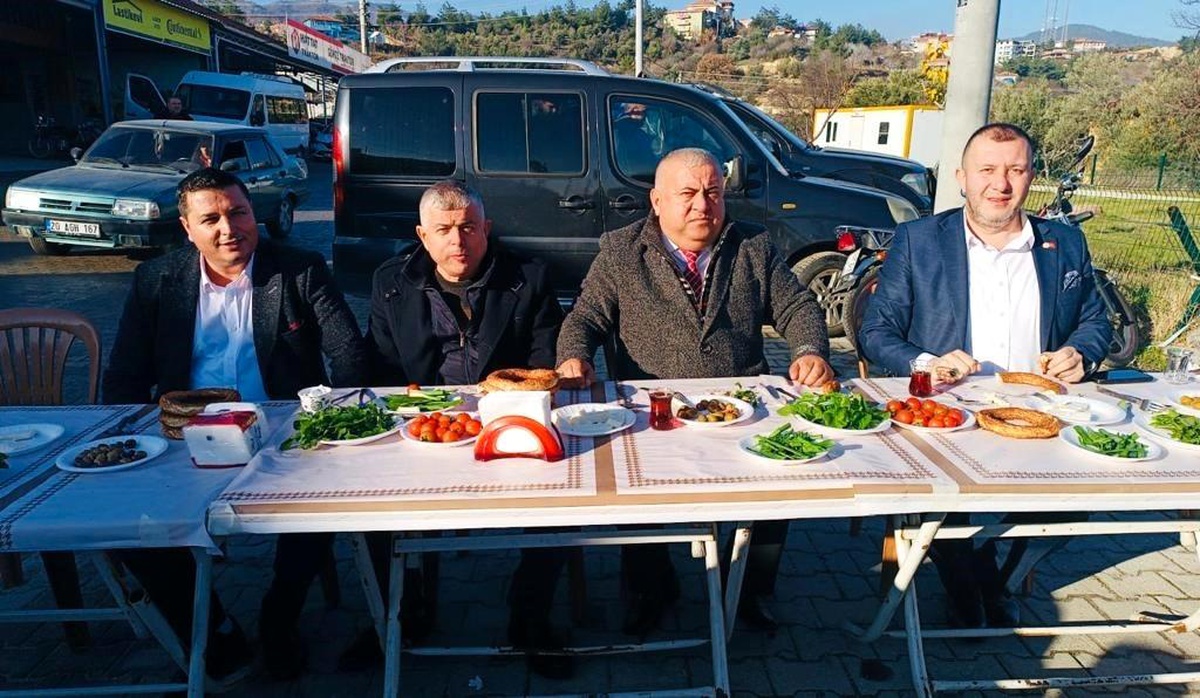 Buldan Sanayi Esnafları Cumartesi Günleri İşyerlerini 15.00\'ten Sonra Kapatacak