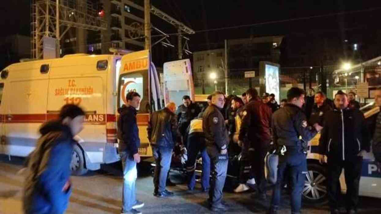 Gece kulübünde kavga eden alkollü şahıs, Marmaray'daki üst geçitten atladı Gece kulübünde kavga eden alkollü şahıs, Marmaray'daki üst geçitten atladı