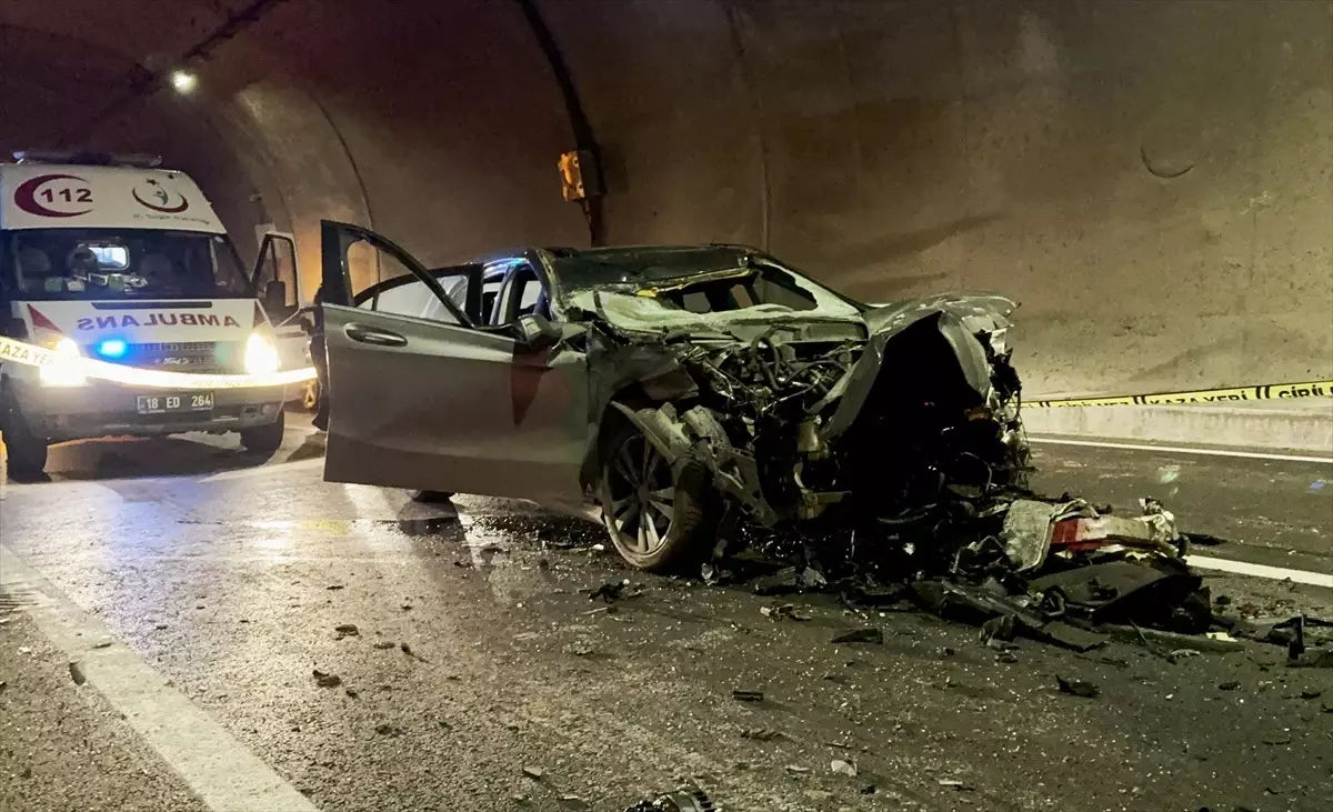 Kastamonu\'da tıra arkadan çarpan otomobilin sürücüsü hayatını kaybetti